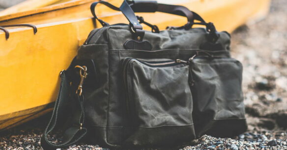 Filson 48-Hour Tin Cloth Weekender Bag for Men